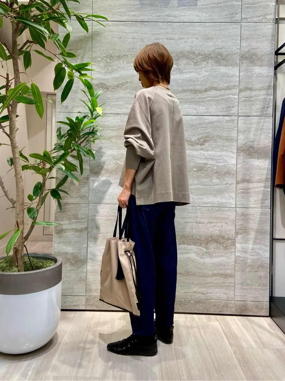 自由区 Ishii コーディネート画像