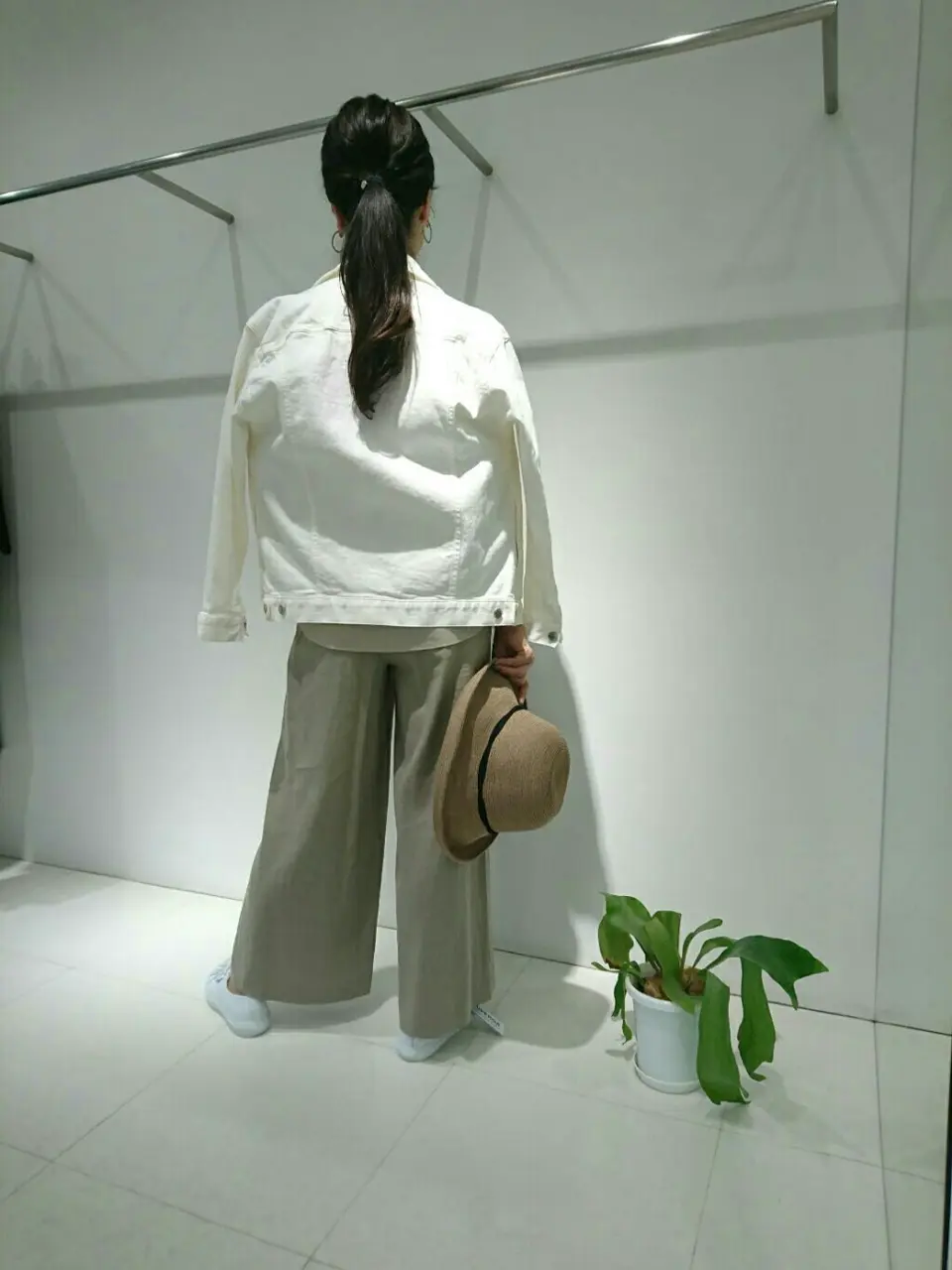 自由区 新保 コーディネート画像