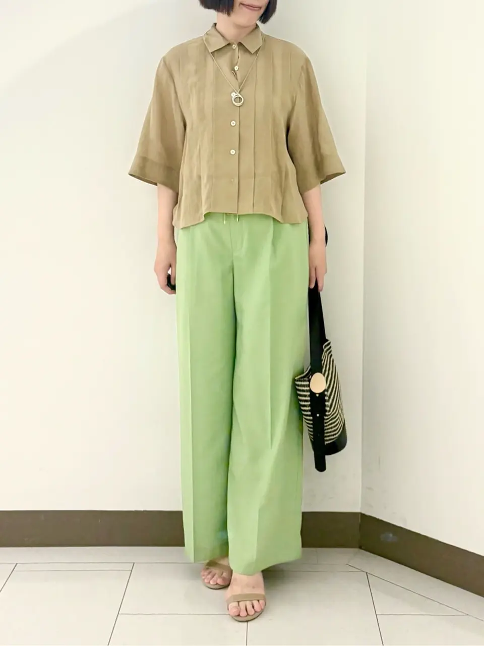 自由区 南 コーディネート画像