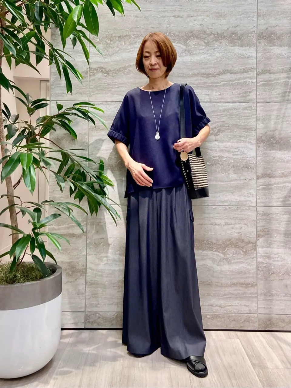 自由区 Ishii コーディネート画像