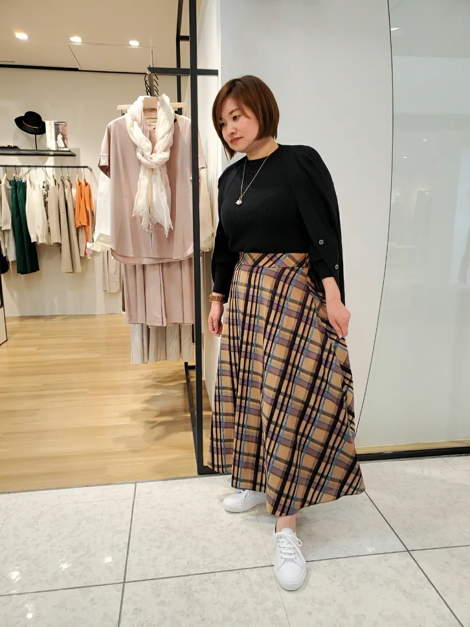 自由区 eri コーディネート画像