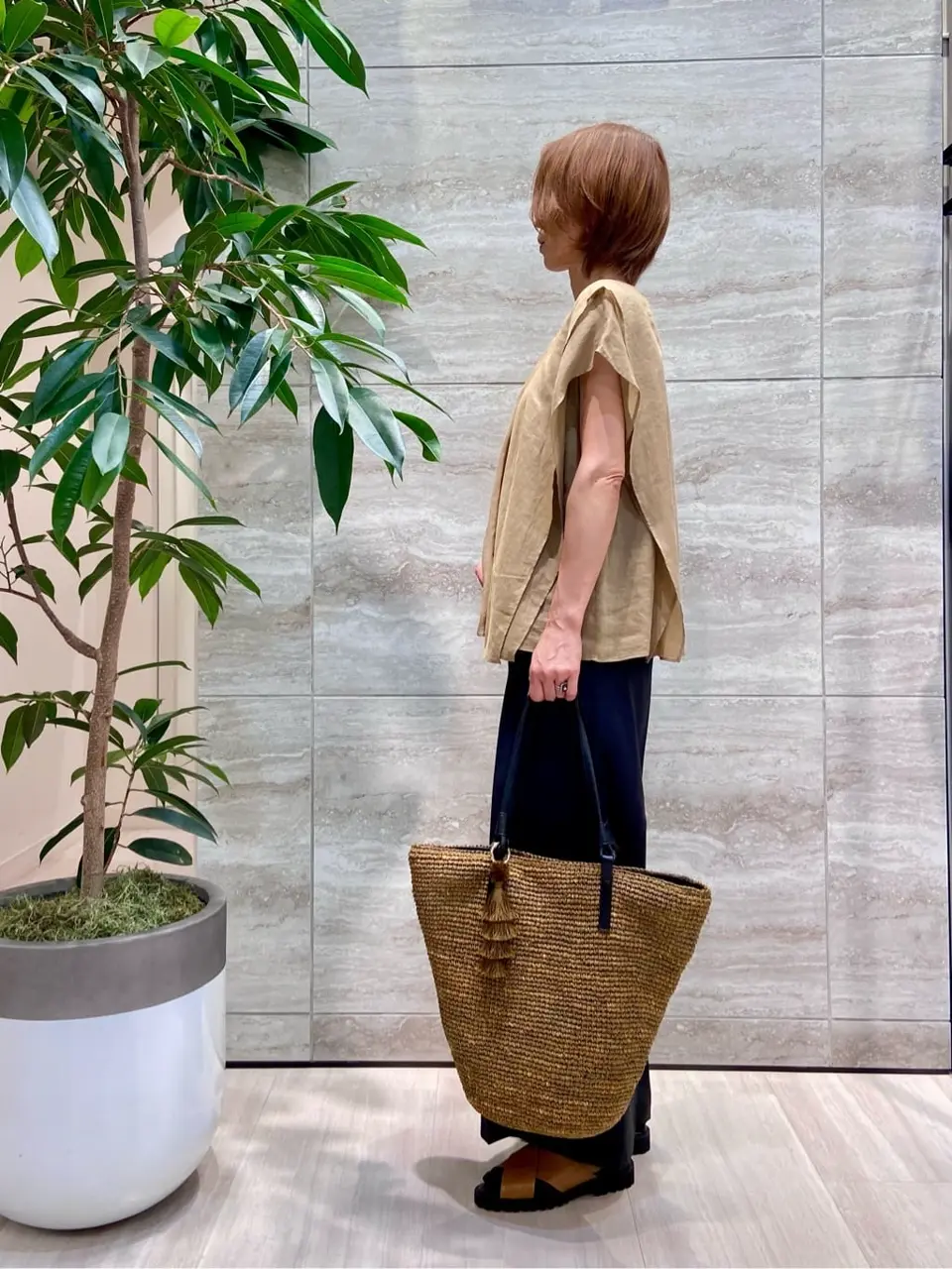 自由区 Ishii コーディネート画像