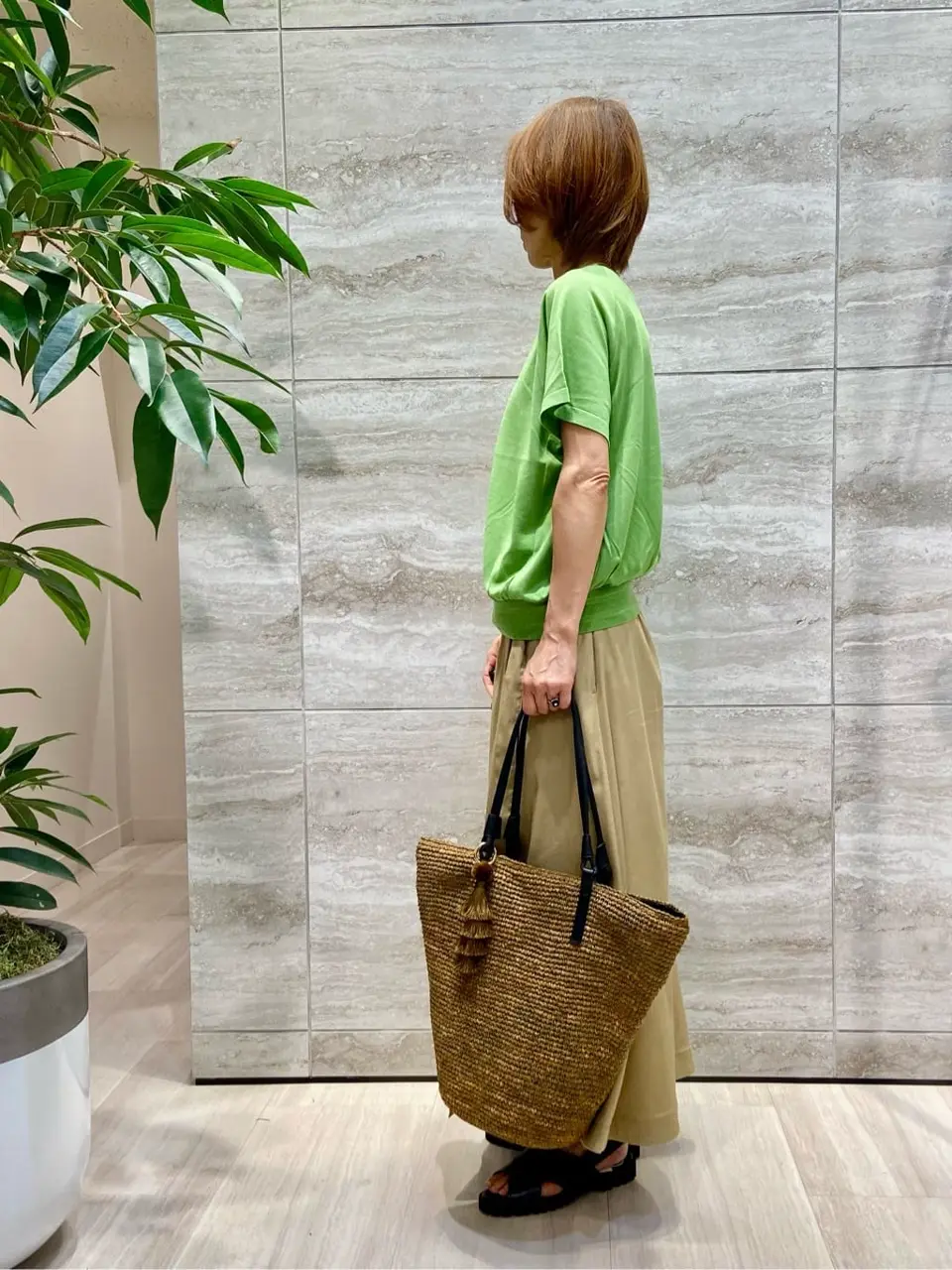 自由区 Ishii コーディネート画像