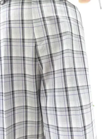 自由区 新保 コーディネート画像