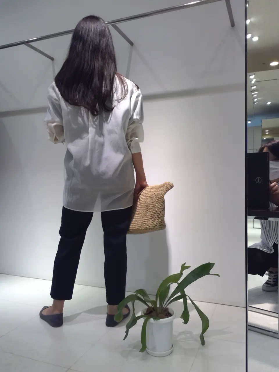 自由区 新保 コーディネート画像