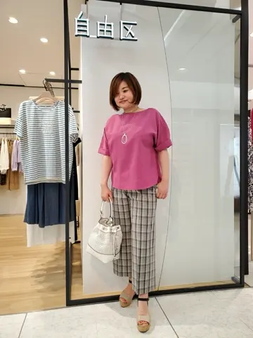 自由区 eri コーディネート画像