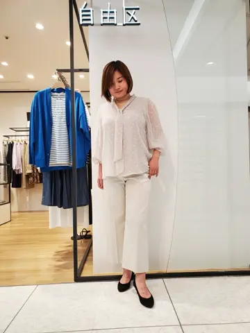 自由区 eri コーディネート画像