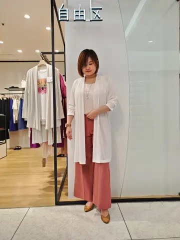 自由区 eri コーディネート画像