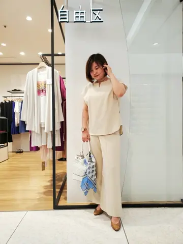 自由区 eri コーディネート画像