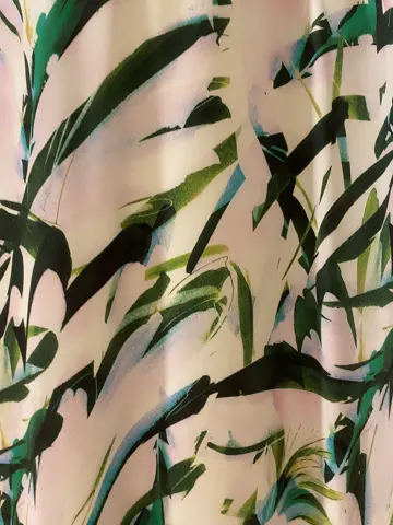 自由区 うめだ コーディネート画像