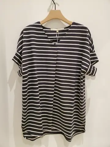 自由区 eri コーディネート画像