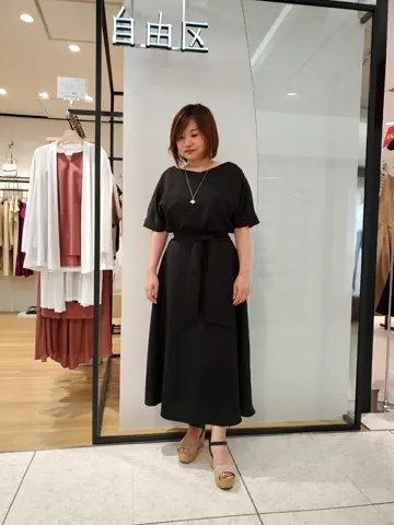 自由区 eri コーディネート画像