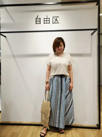 自由区 eri コーディネート画像