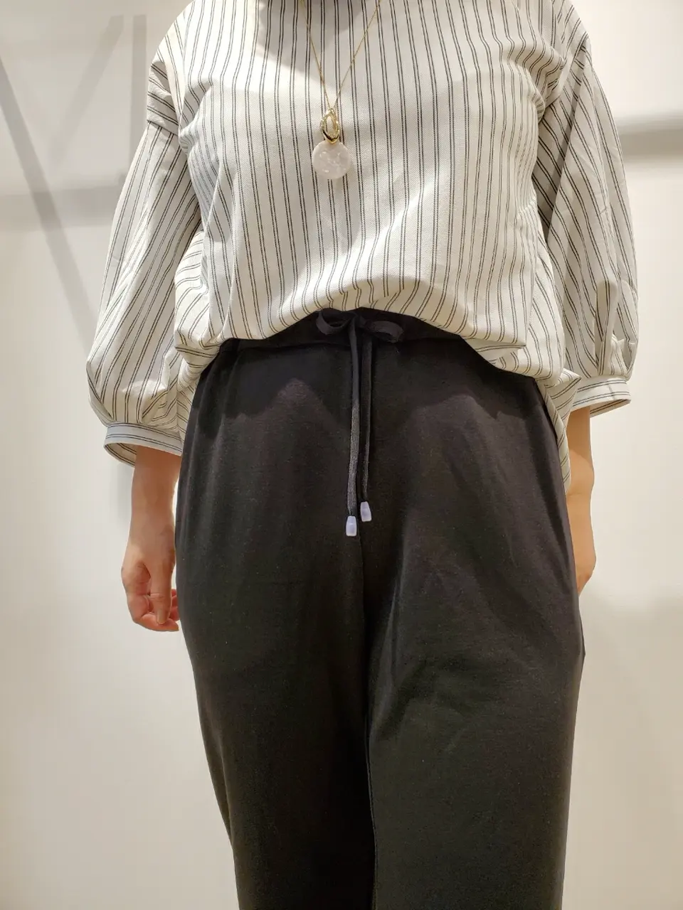 自由区 eri コーディネート画像