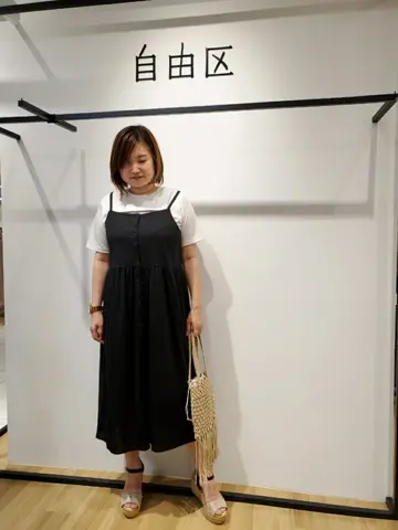 自由区 eri コーディネート画像