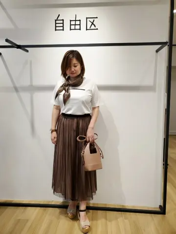 自由区 eri コーディネート画像