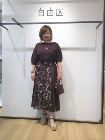 自由区 eri コーディネート画像