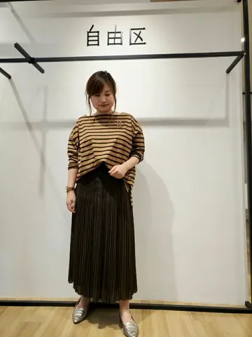 自由区 eri コーディネート画像