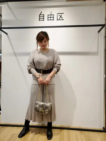 自由区 eri コーディネート画像