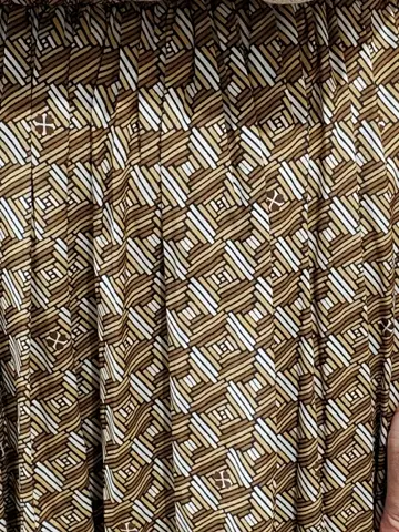 自由区 eri コーディネート画像