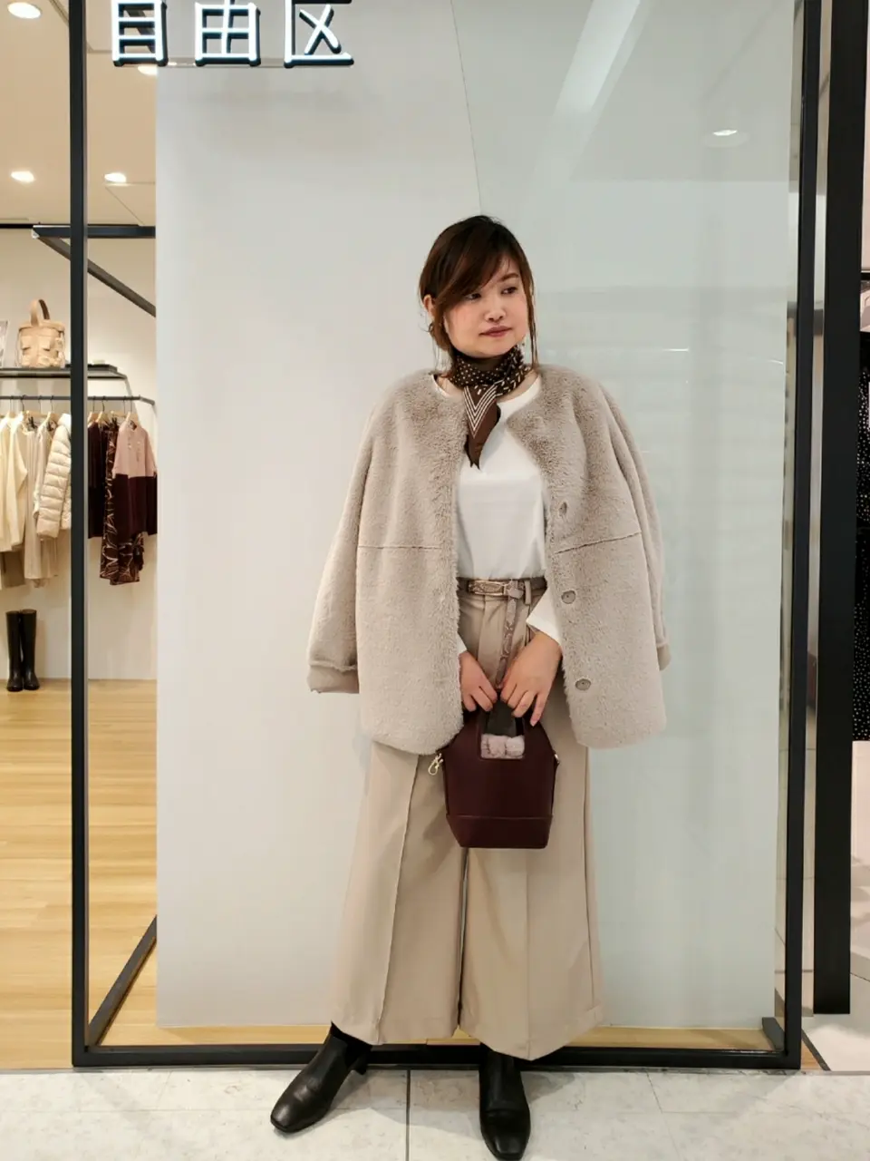 自由区 eri コーディネート画像