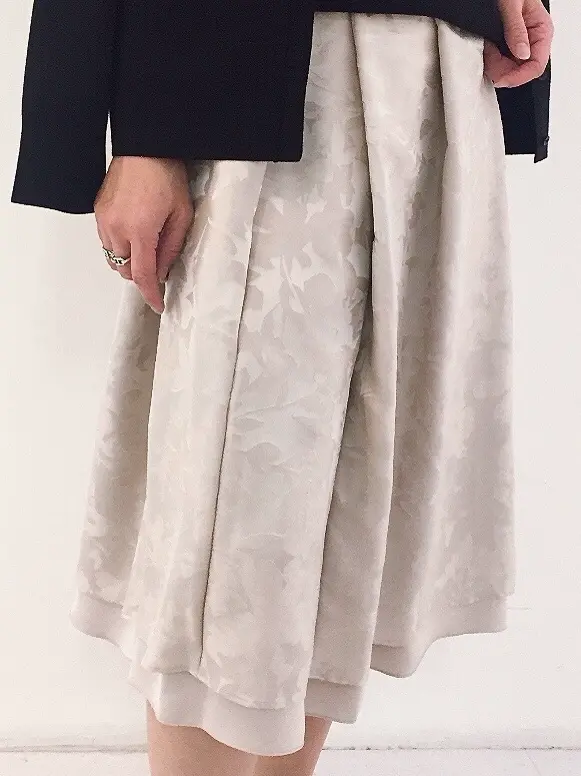 自由区 L スタッフ コーディネート画像