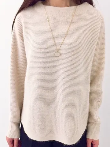 自由区 L スタッフ コーディネート画像