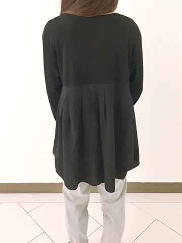 自由区 L スタッフ コーディネート画像