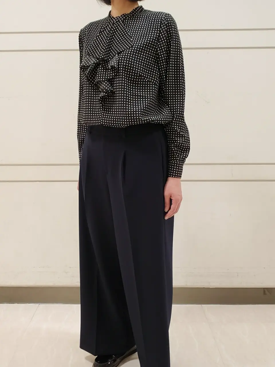 自由区 L スタッフ コーディネート画像