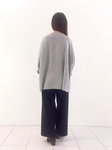 自由区 L スタッフ コーディネート画像