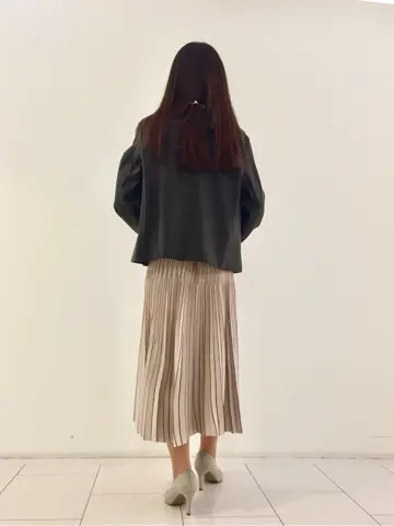 自由区 L スタッフ コーディネート画像