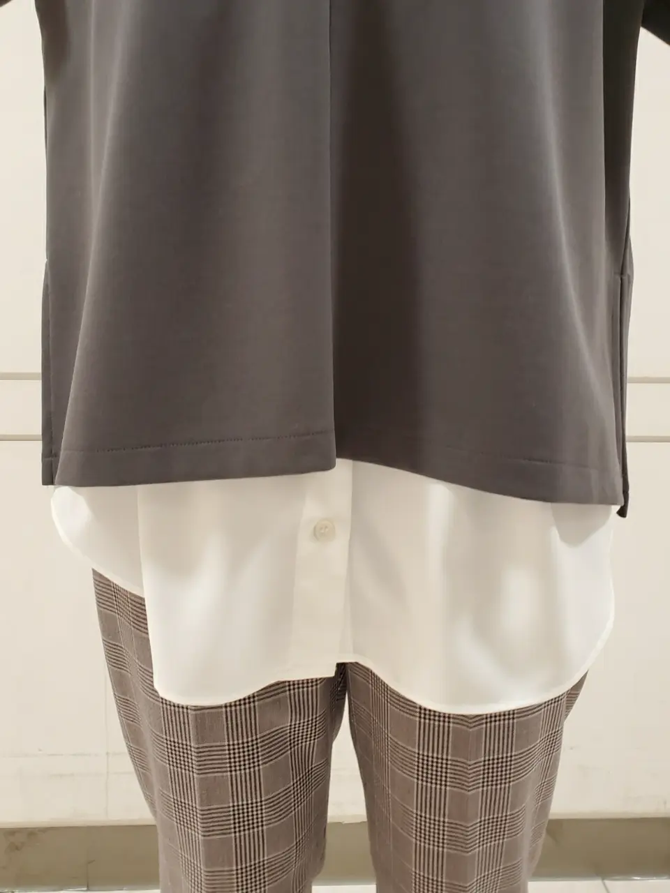 自由区 L スタッフ コーディネート画像