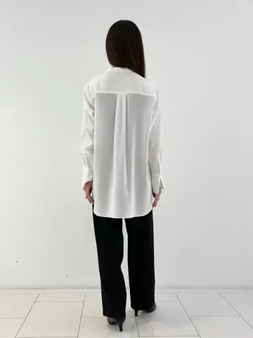 自由区 L スタッフ コーディネート画像