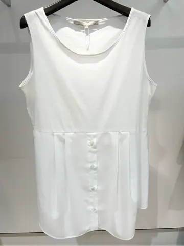 自由区 L スタッフ コーディネート画像