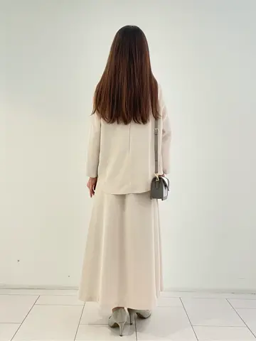 自由区 L スタッフ コーディネート画像