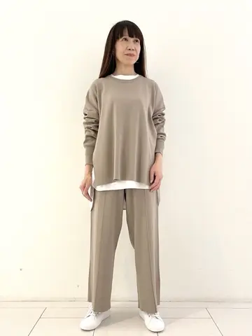 自由区 L スタッフ コーディネート画像