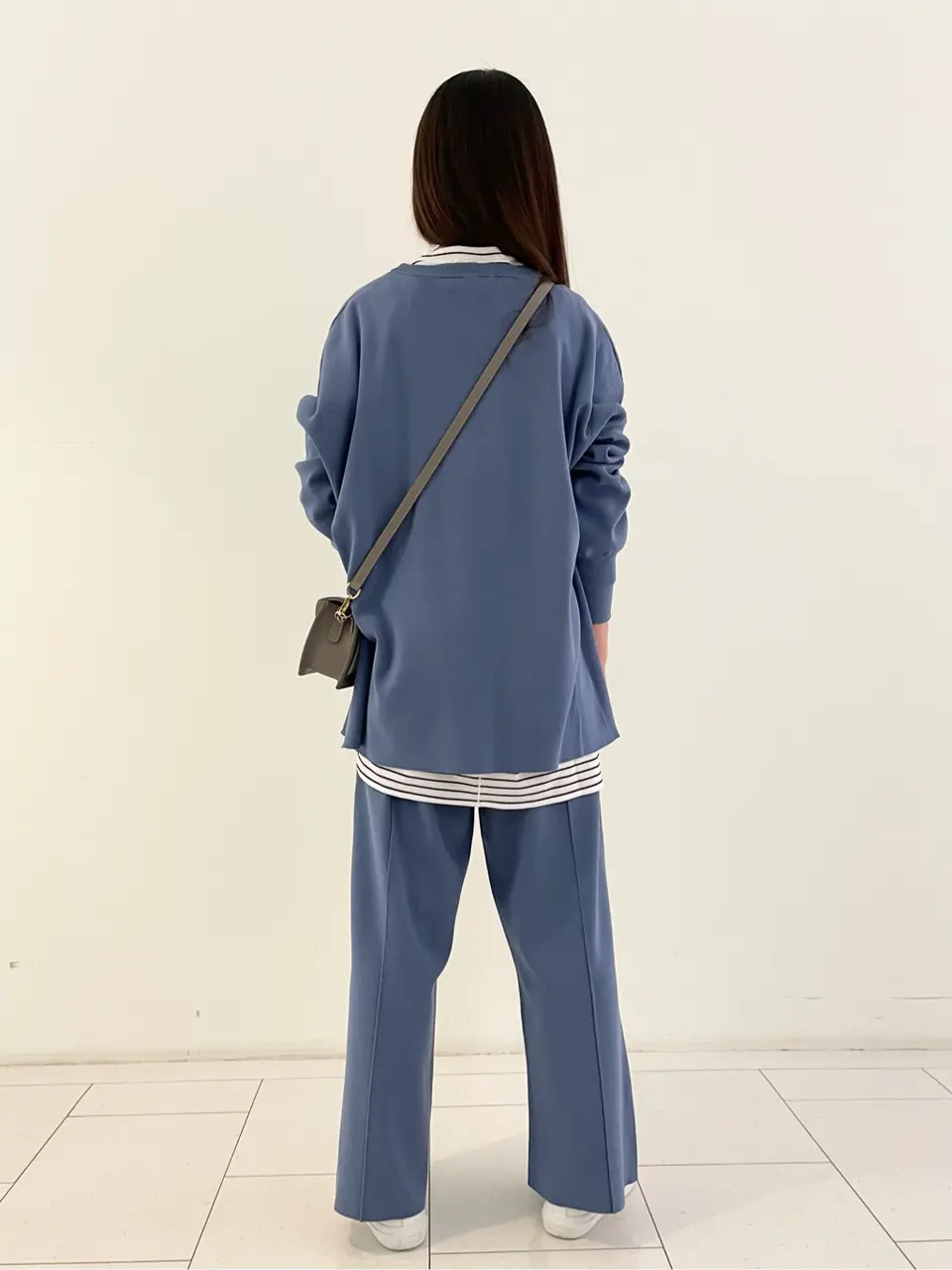 自由区 L スタッフ コーディネート画像