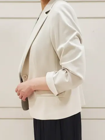 自由区 L スタッフ コーディネート画像