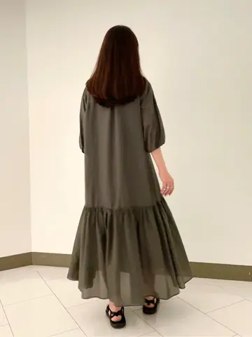 自由区 L スタッフ コーディネート画像