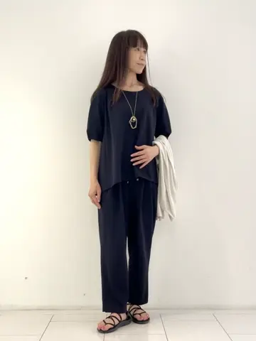 自由区 L スタッフ コーディネート画像