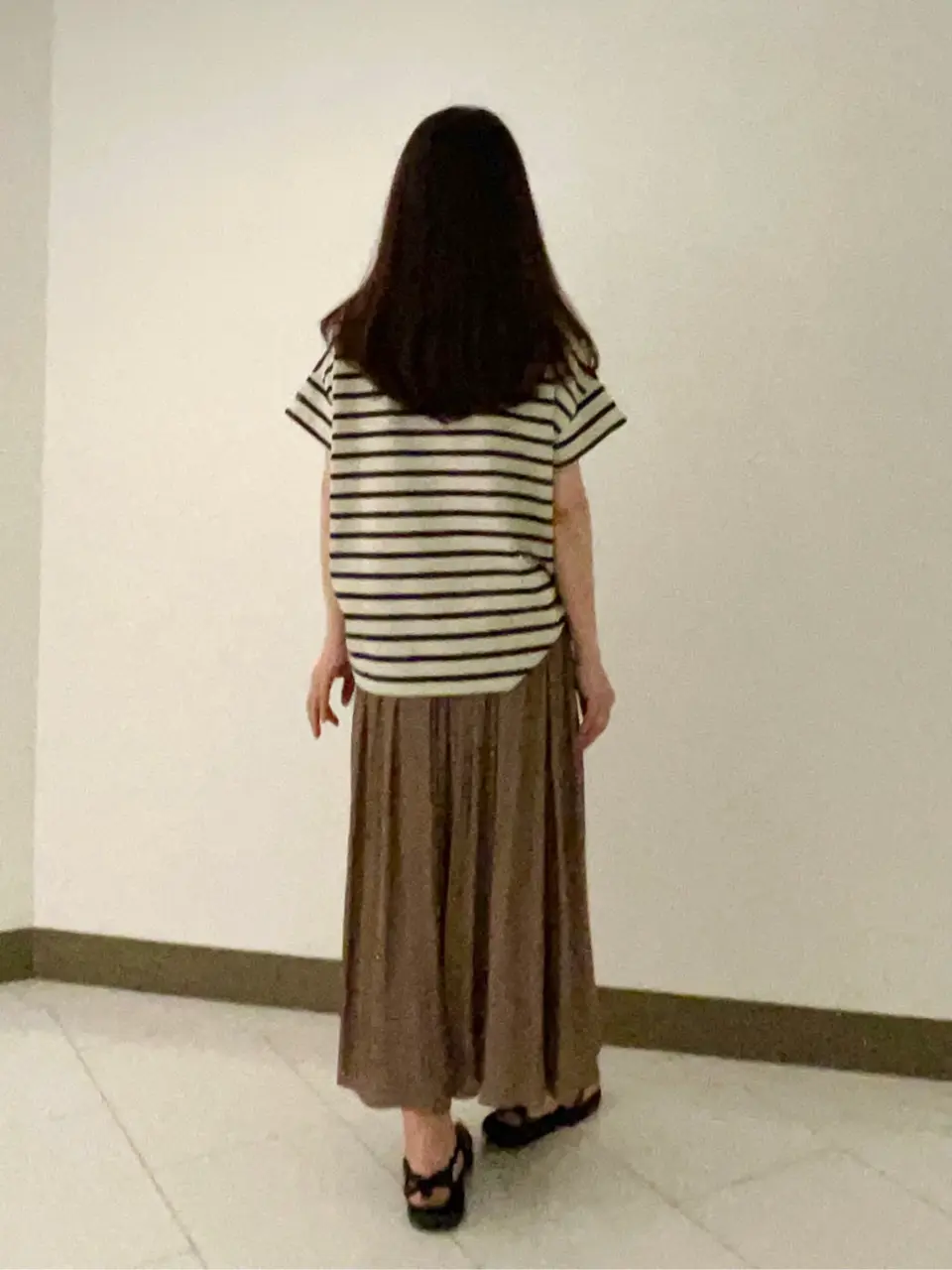 自由区 L スタッフ コーディネート画像