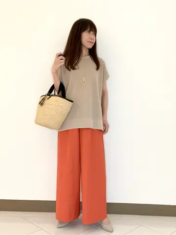 自由区 L スタッフ コーディネート画像