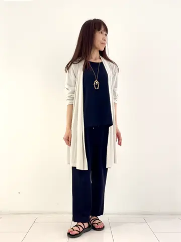 自由区 L スタッフ コーディネート画像