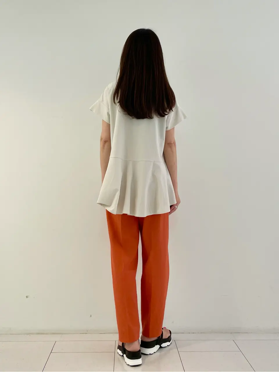 自由区 L スタッフ コーディネート画像