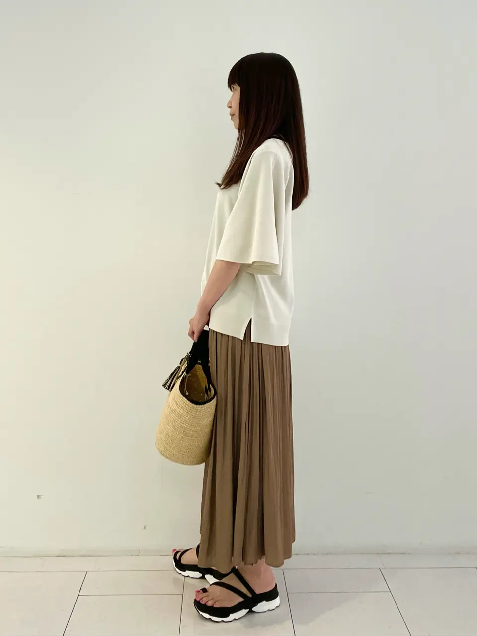 自由区 L スタッフ コーディネート画像