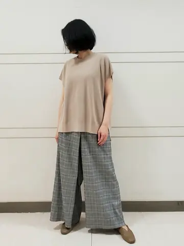 自由区 L スタッフ コーディネート画像