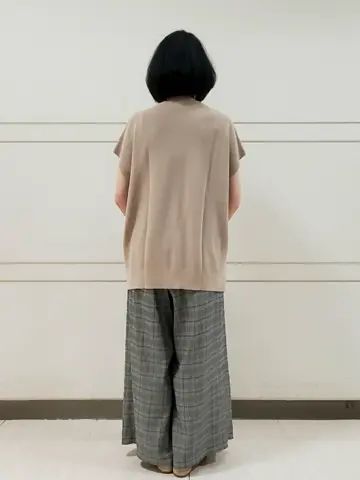 自由区 L スタッフ コーディネート画像