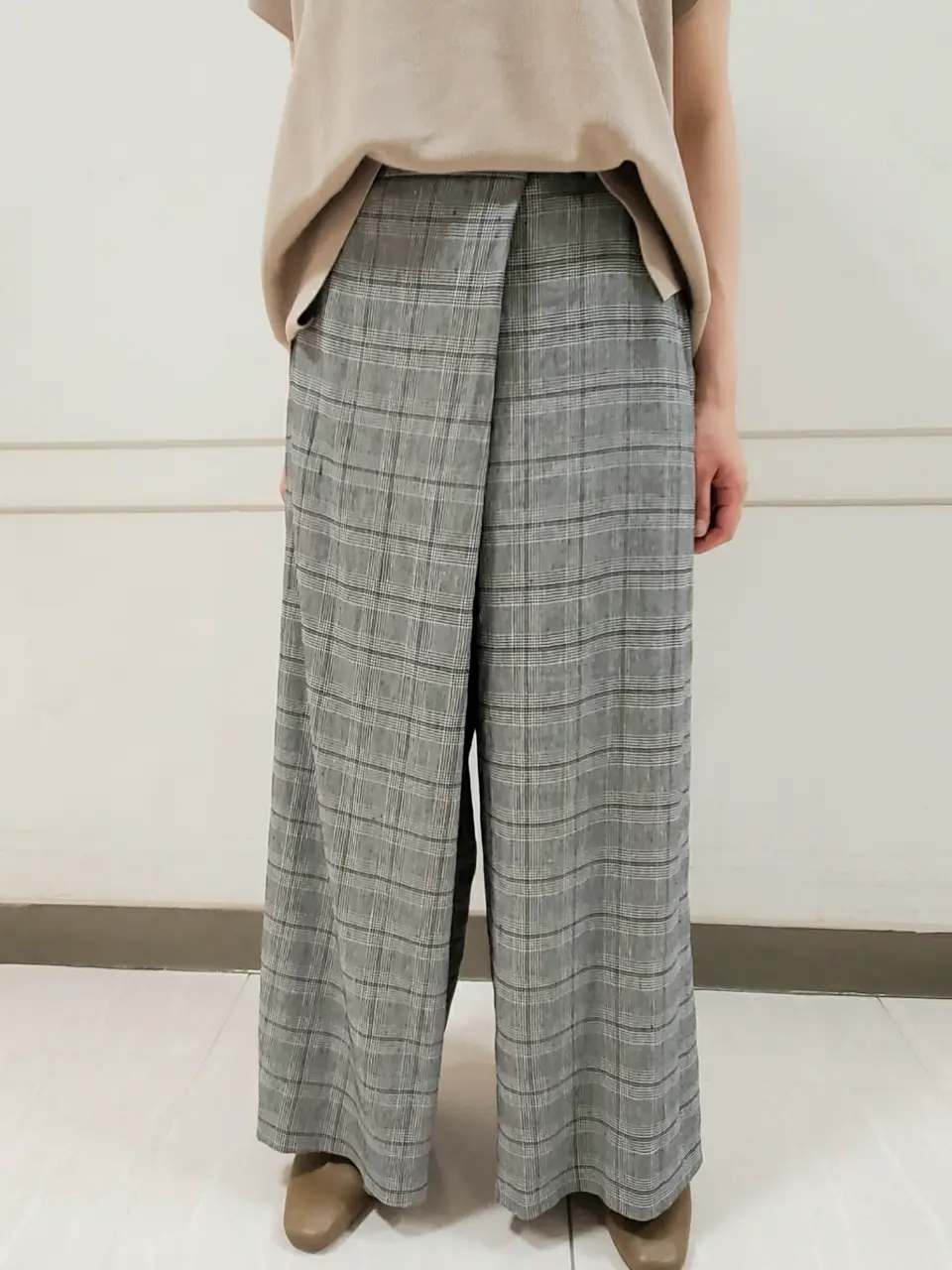 自由区 L スタッフ コーディネート画像