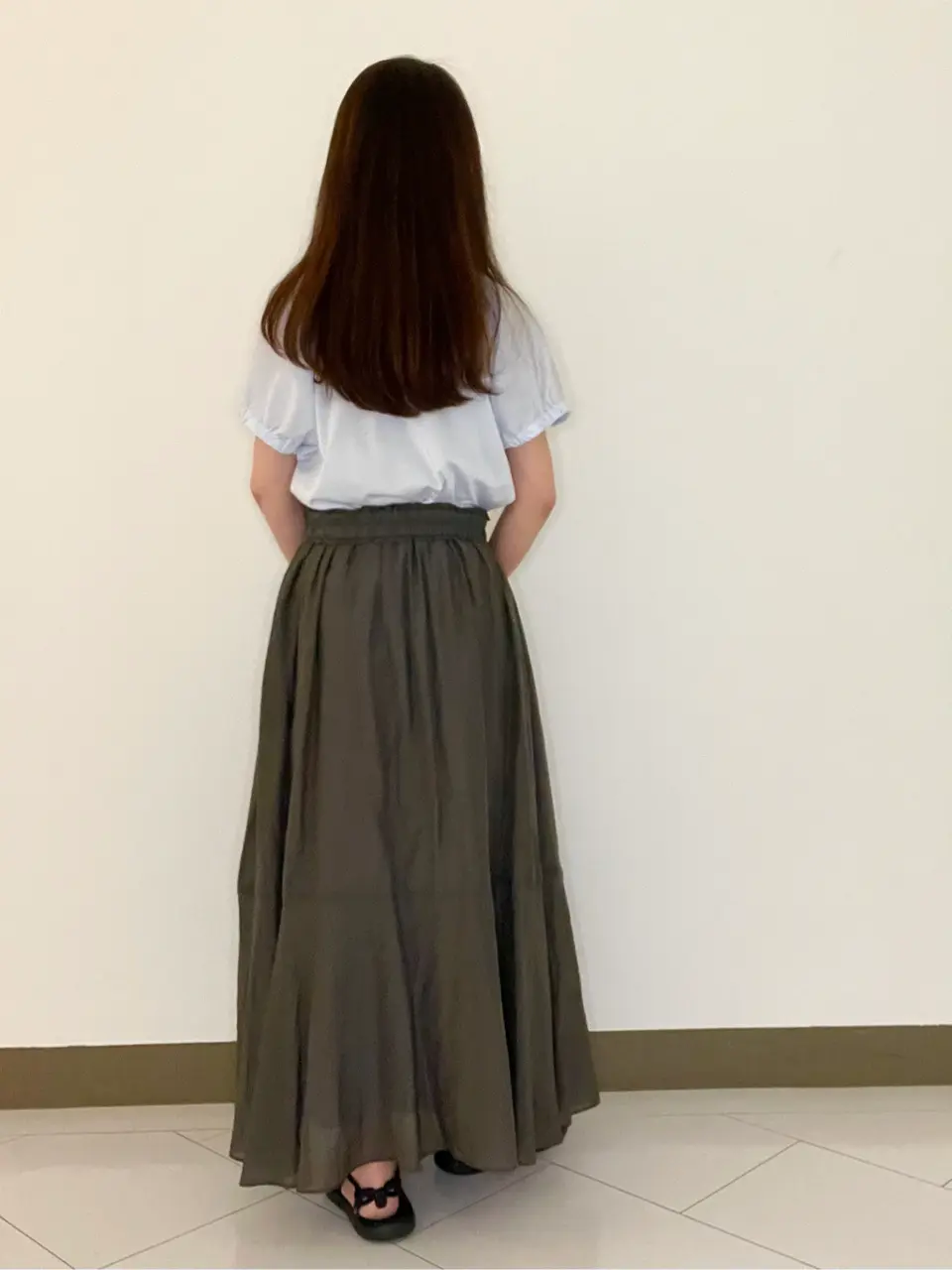 自由区 L スタッフ コーディネート画像