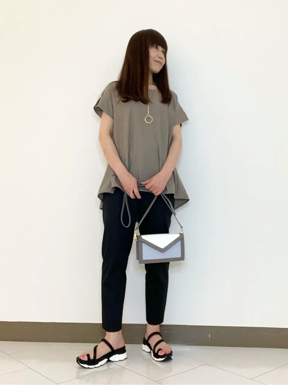 自由区 L スタッフ コーディネート画像